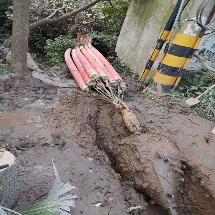 蓝田拖拉管